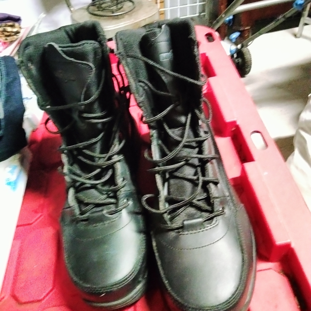 Black Tactical Boots - Picture 3 of 9